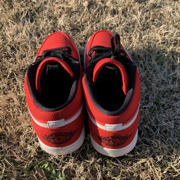 Air Jordan 1 Low University Red - Size 11 - Picture 4 of 4